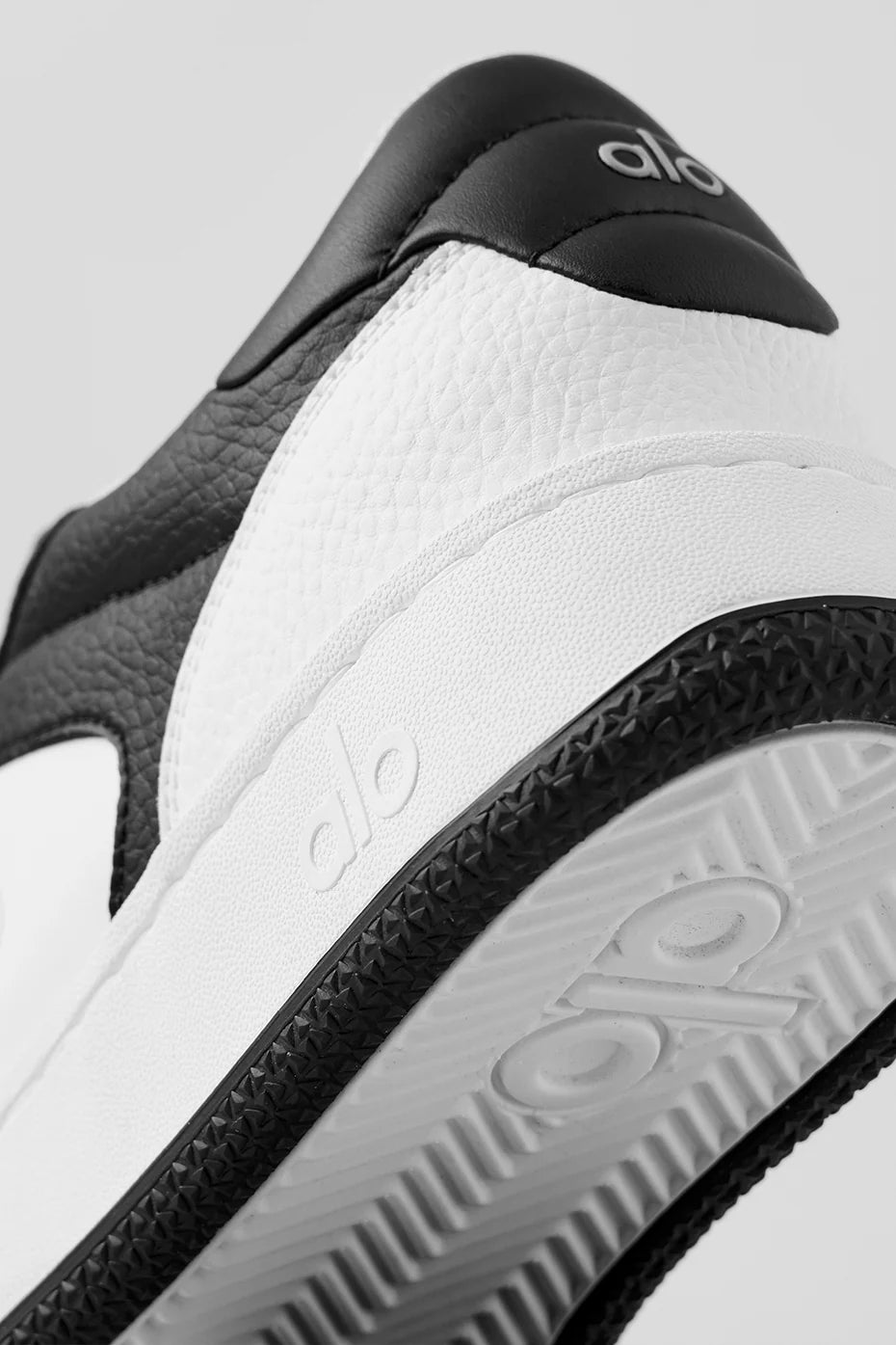 ALO Recovery Mode Sneaker Black/White